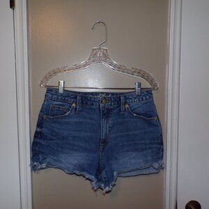 Universal Thread Shorts